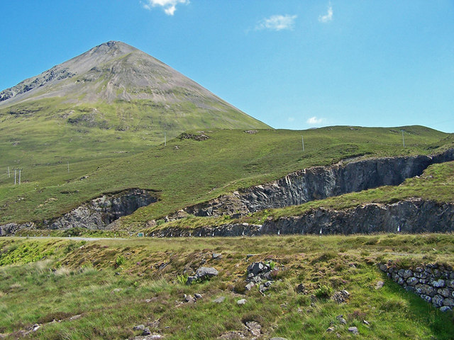 File:Quarry and Glamaig - geograph.org.uk - 1369663.jpg