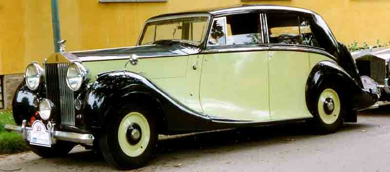 File:Rolls-Royce Saloon.jpg