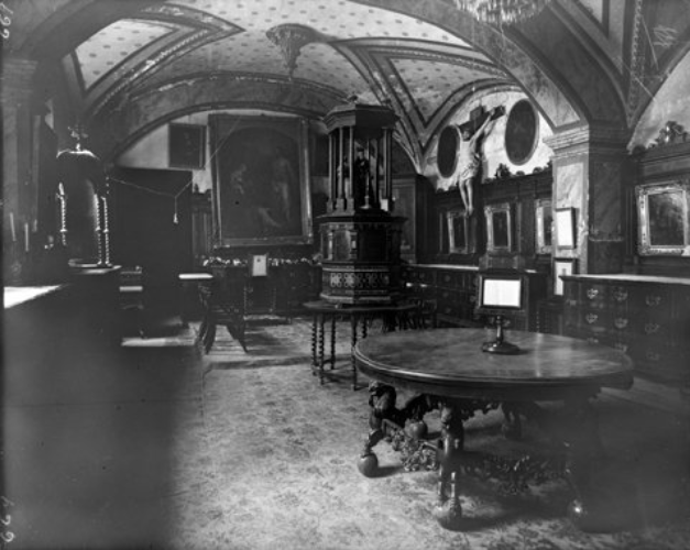 File:Sacristy of La Profesa Church in 1910 (Mexico City) (cropped).png