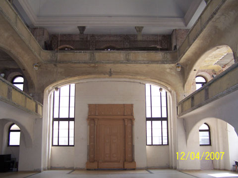 File:Synagoga Pod Białym Bocianem (2007) - 5.jpg