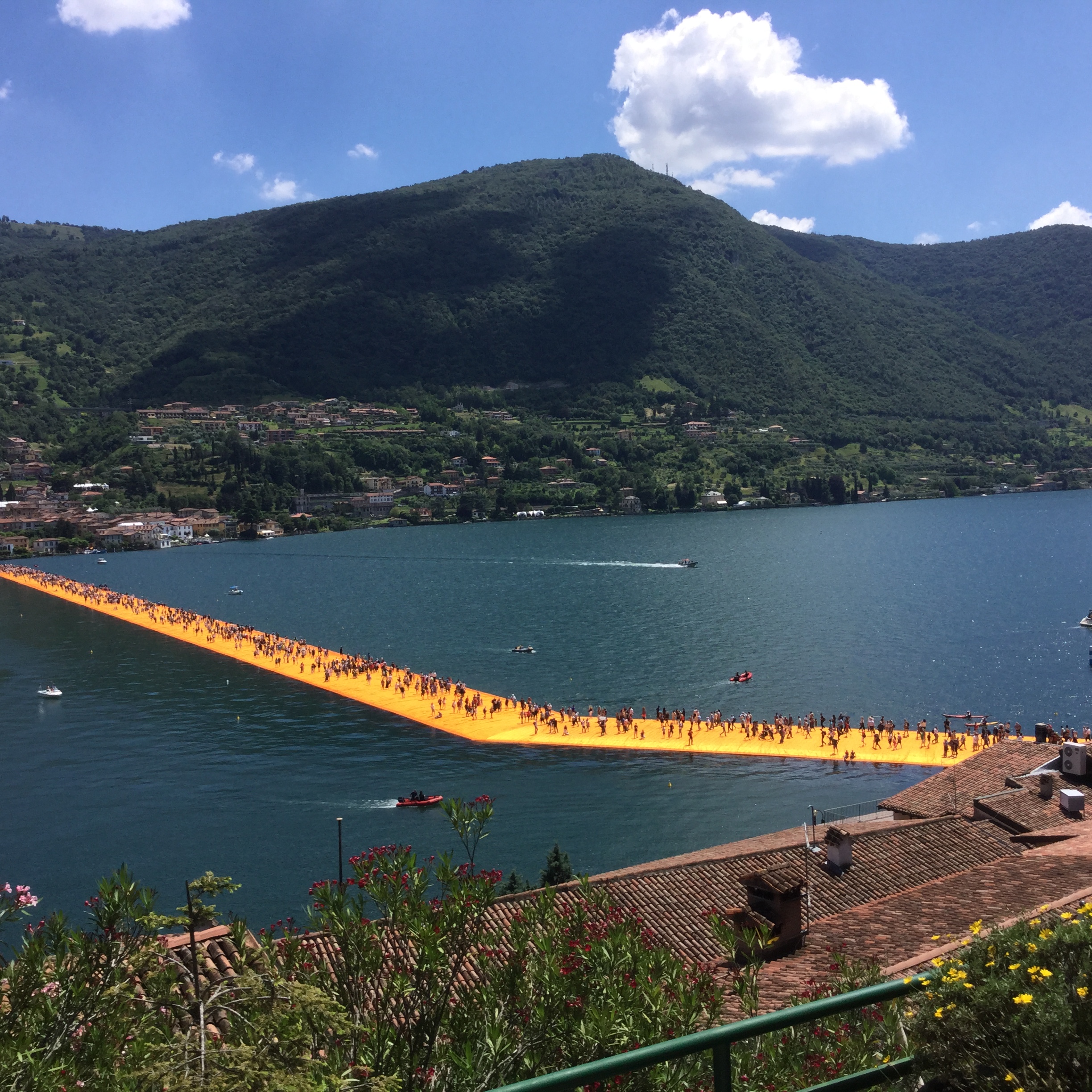 The Floating piers.jpg