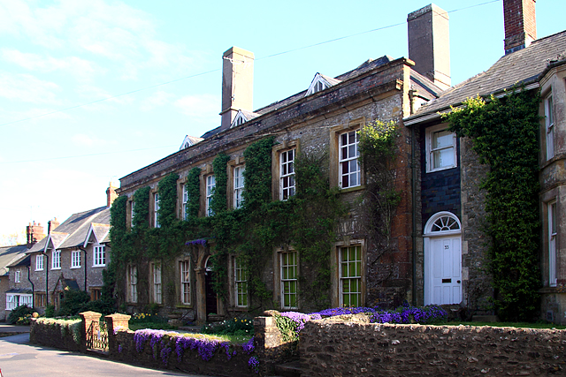 File:The Mansion, Fore Street, Evershot - geograph.org.uk - 1272038.jpg