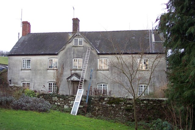 File:Tregeiriog House - geograph.org.uk - 299354.jpg