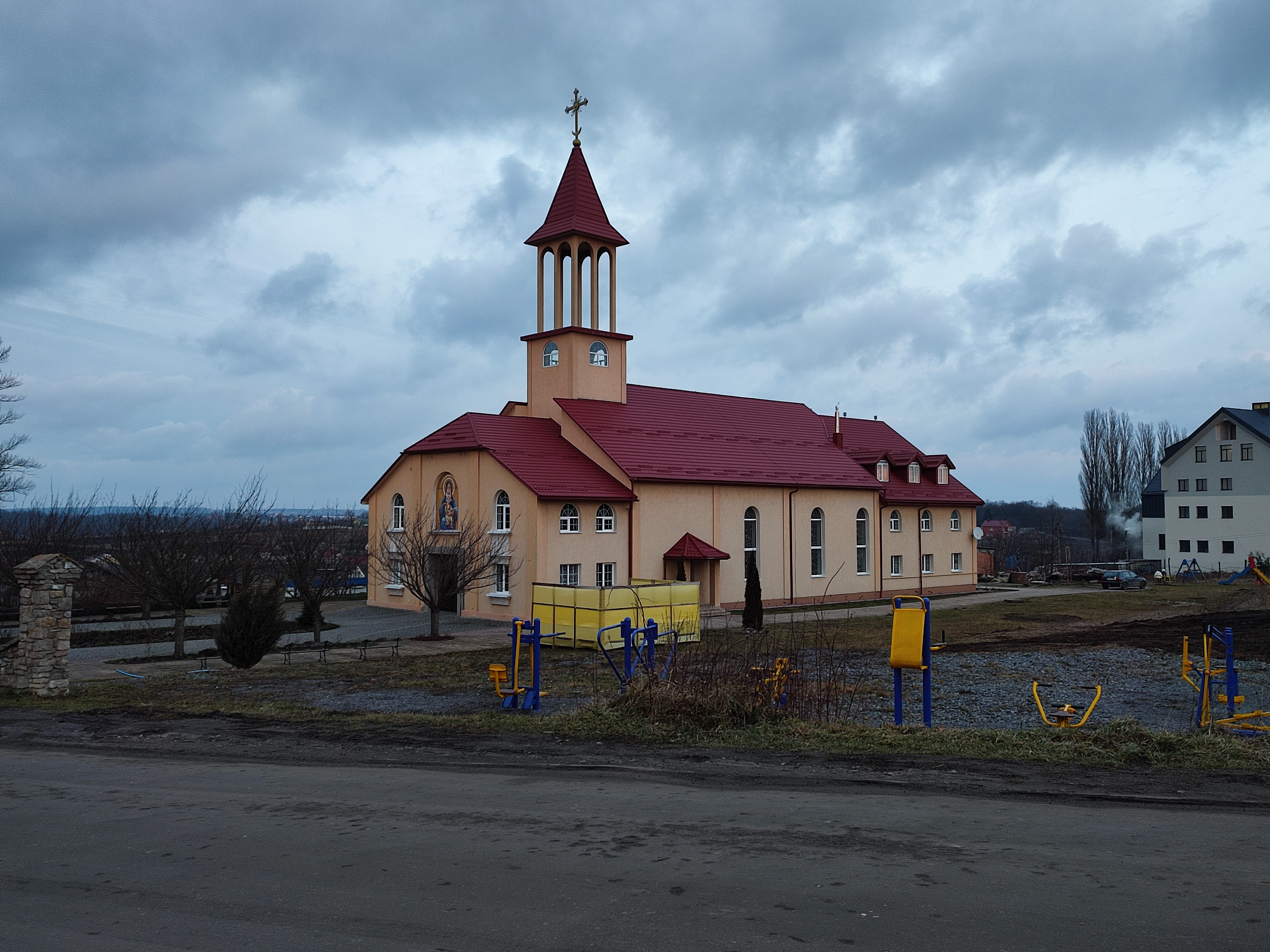 Фонтан за красным костёлом в Минске