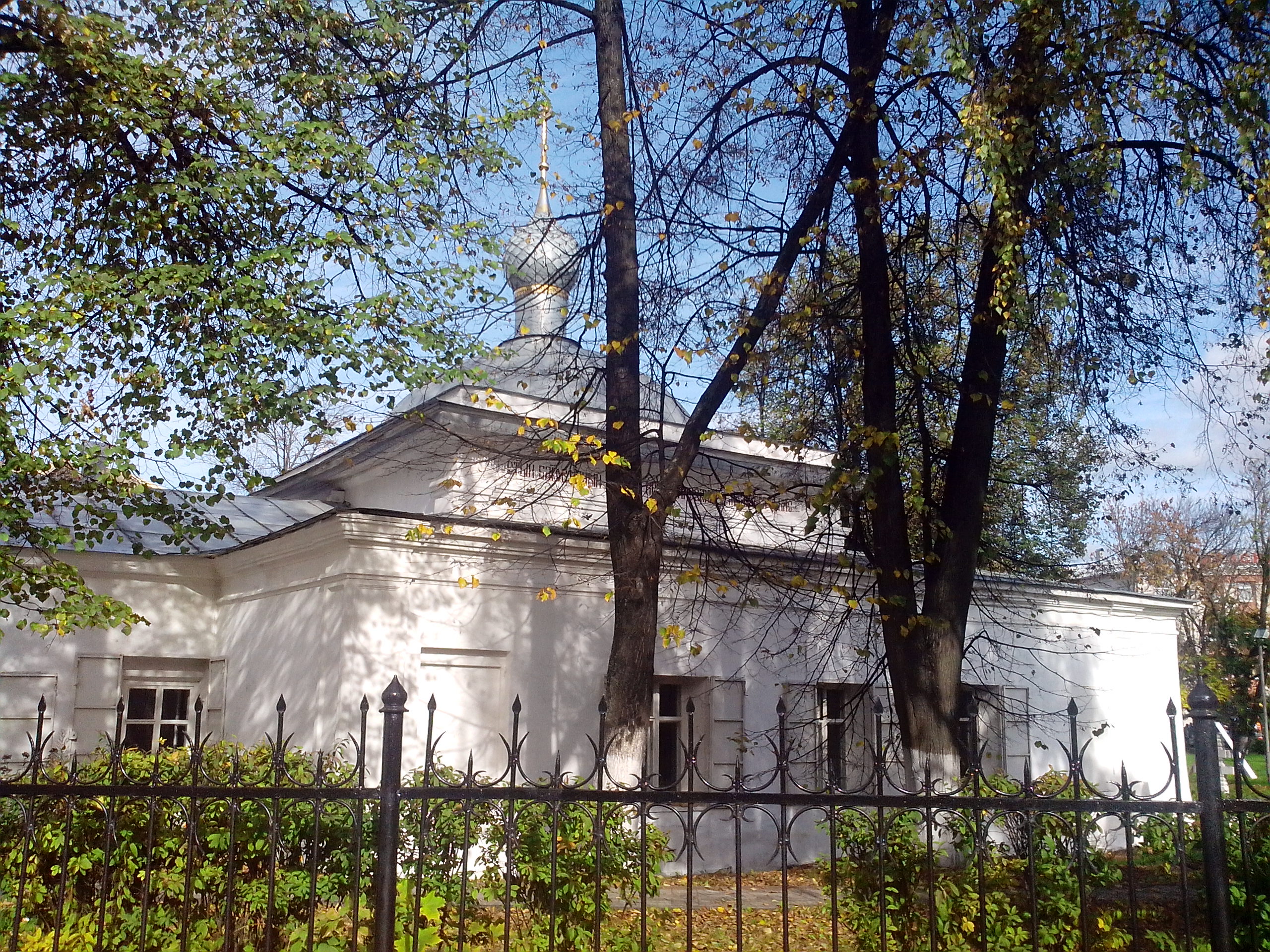 С правого края. Церковь Параскевы в Дрезне. Ярославль Церковь Церковь Параскевы пятницы. Церковь Параскевы пятницы в Калашной Слободе Ярославль. Сайт Дрезна храм Параскевы.