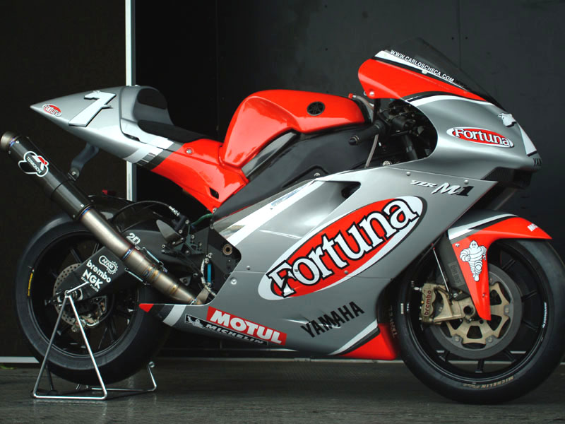 ファイル:2003 Yamaha YZR-M1.jpg - Wikipedia