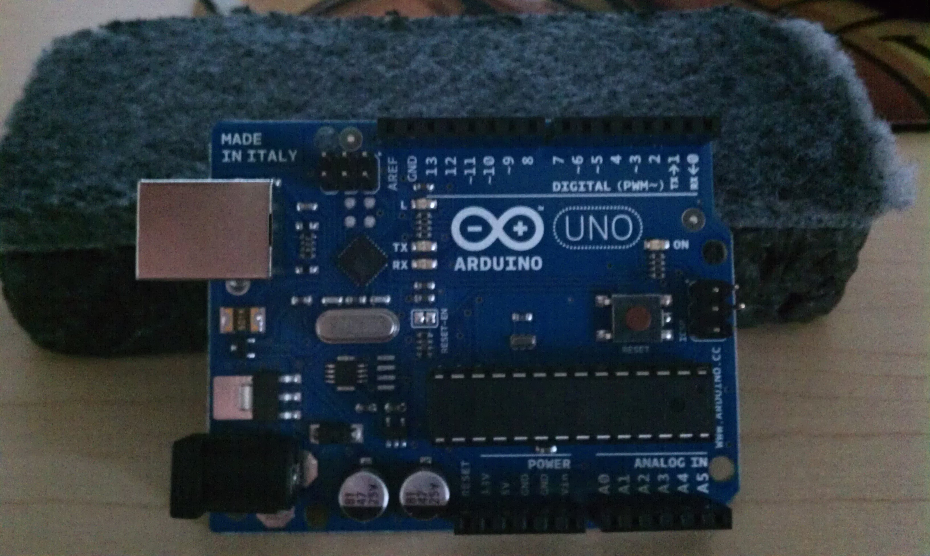 File:Arduino-uno-perspective.jpg - Wikipedia