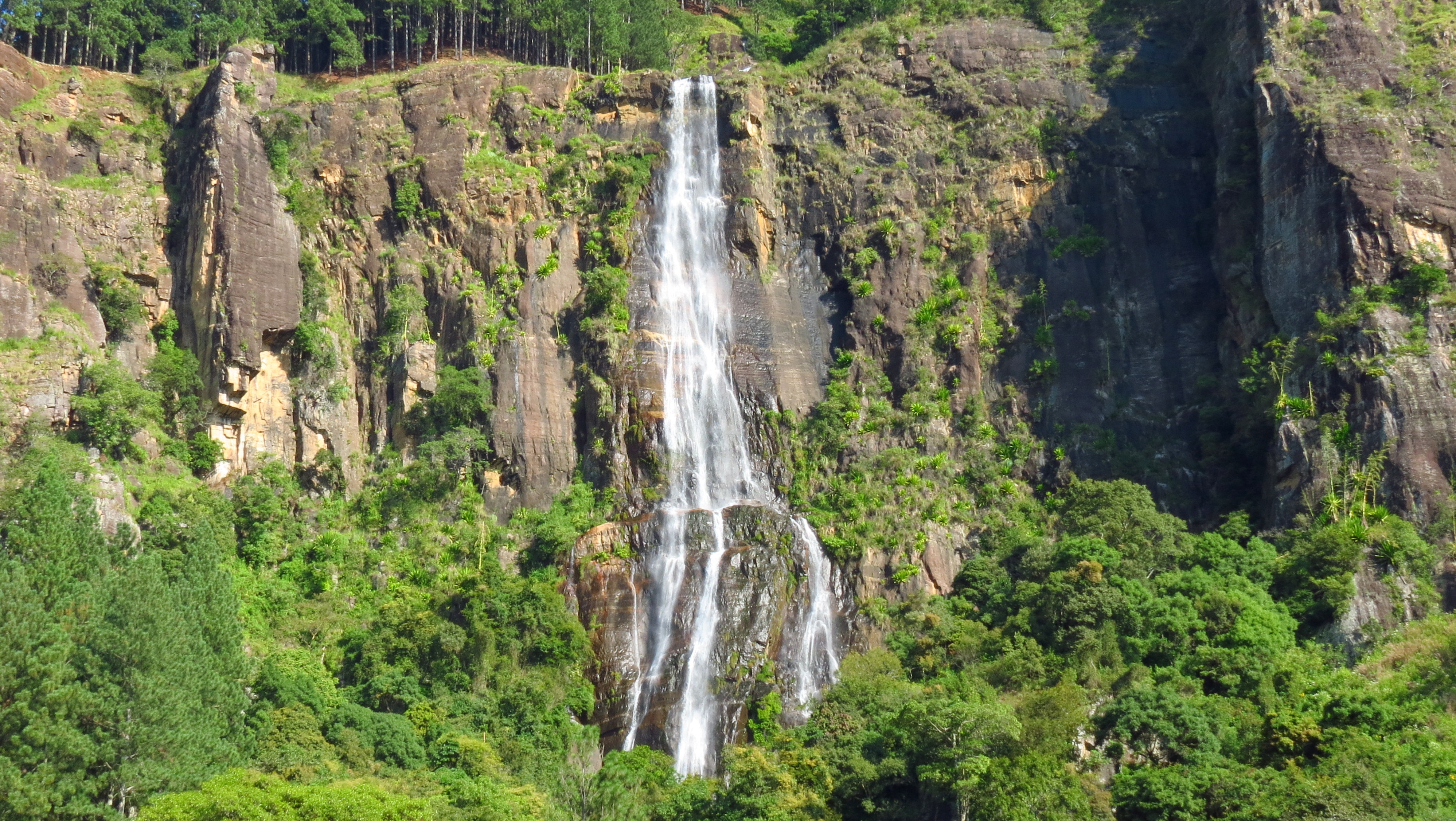 Bambarakanda Falls - Wikiwand