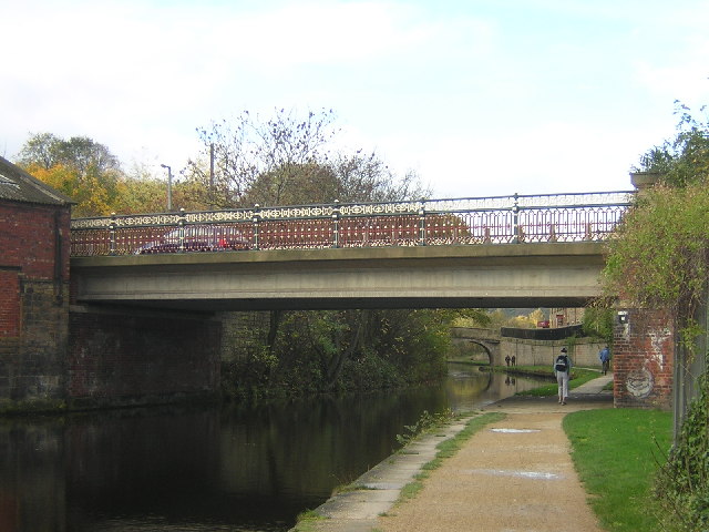 File:Canal Road Bridge - geograph.org.uk - 77363.jpg