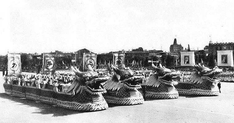 File:China 10th Anniversary Parade in Tianjin.jpg