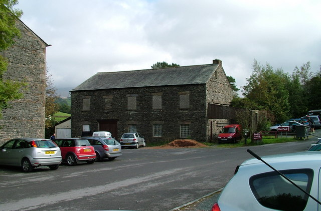 File:Converted building, Farfield - geograph.org.uk - 1528489.jpg