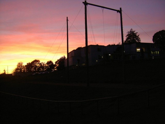 File:Giant Swing at Sunset - geograph.org.uk - 1610143.jpg