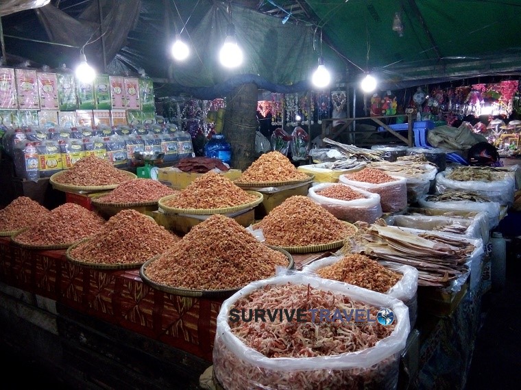 File:Kep Crab Market, Cambodia.jpg