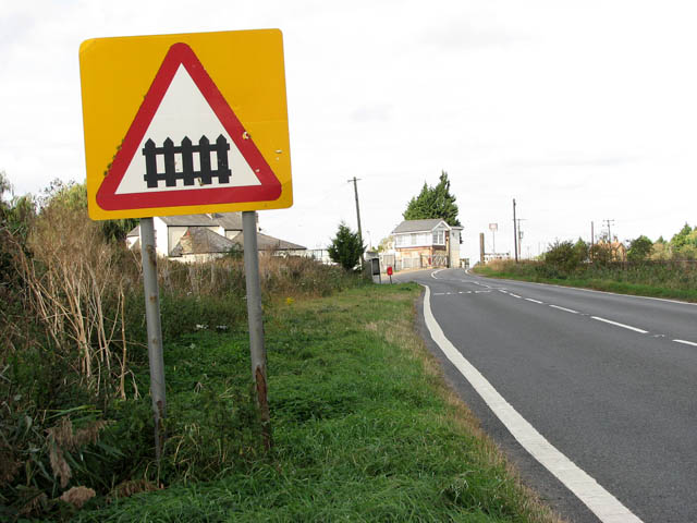 File Level Crossing Sign South Of Shippea Hill Station Geograph Org Uk Jpg Wikimedia Commons