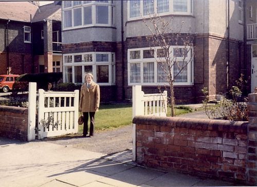 File:Millfield Lane over 7 decades - No 2 - geograph.org.uk - 97532.jpg