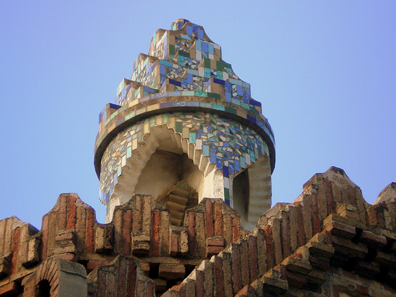 File:Pavellons de la finca Güell, in Barcelona.jpg