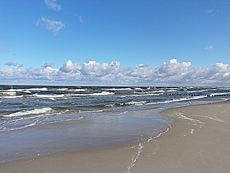 File:Plaża w Dziwnowie P9230417.JPG