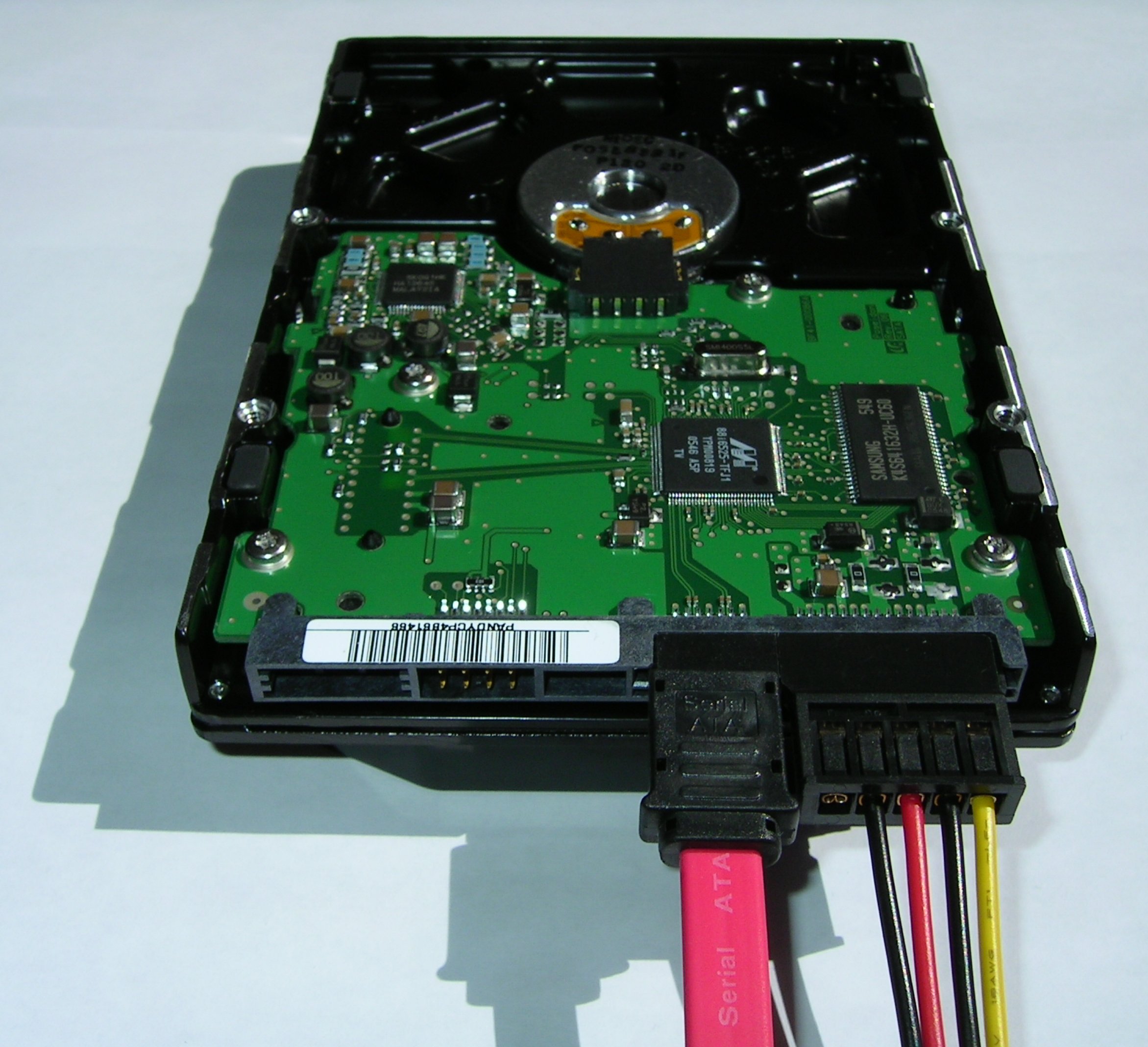 Hdd жесткие диски sata. Подключить жесткий диск сата. Serial Ata HDD. Интерфейсы Ata и SATA. SATA Интерфейс жесткого диска.