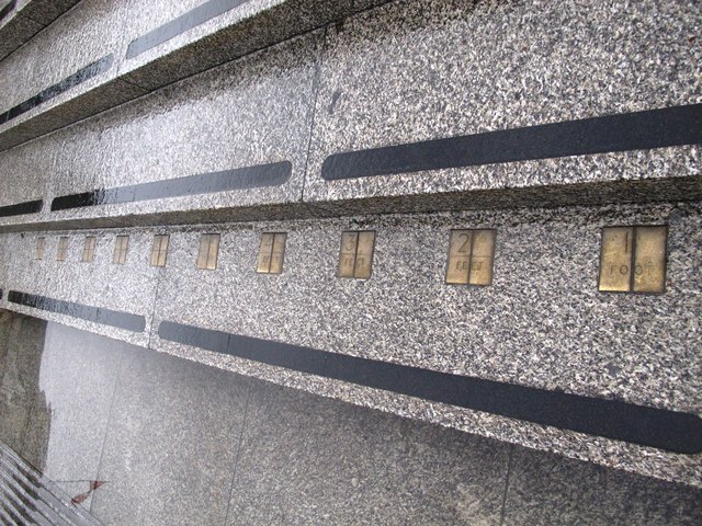 File:Standard measure in Trafalgar Square (4) - geograph.org.uk - 3495599.jpg