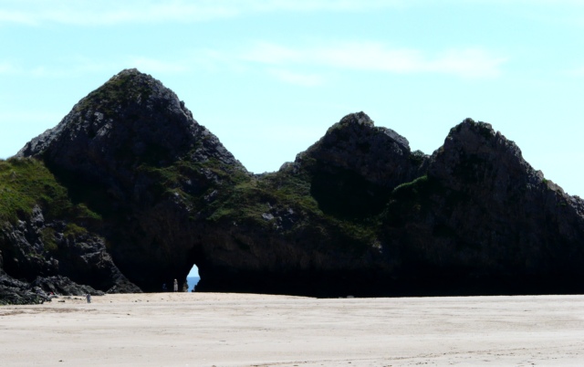 File:Three Cliffs Bay - geograph.org.uk - 870019.jpg