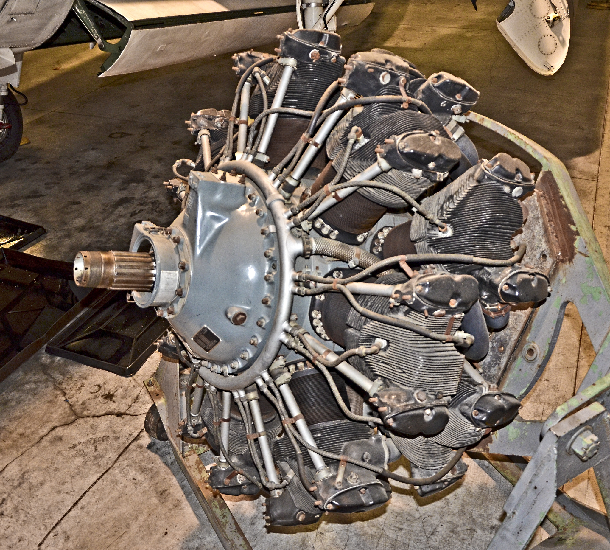 File:Wright Cyclone R-2600-23 14 cylinder, double row