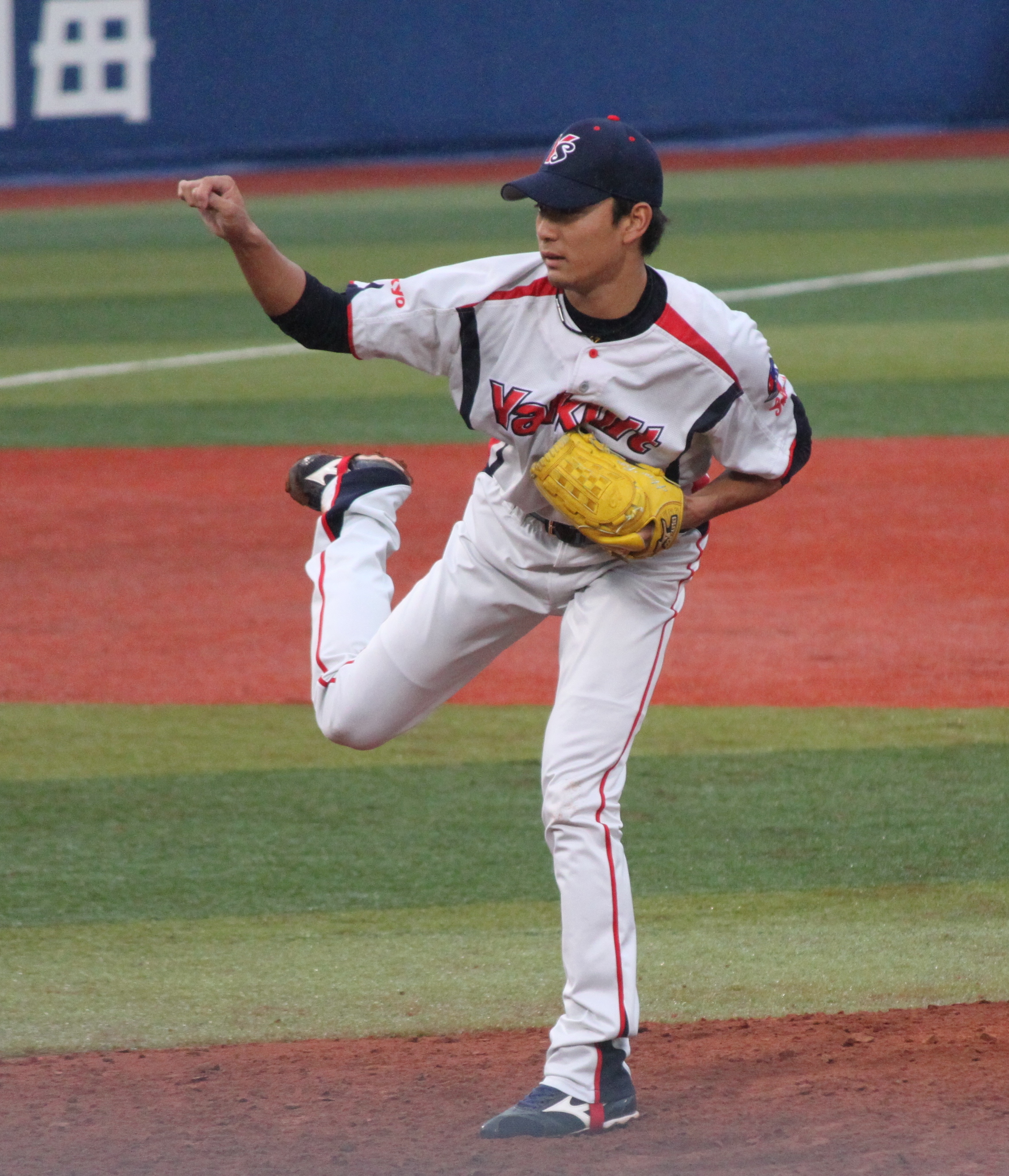 20120503 Ryo Hirai, pitcher of the Tokyo Yakult Swallows, at Yokohama Stadium.JPG