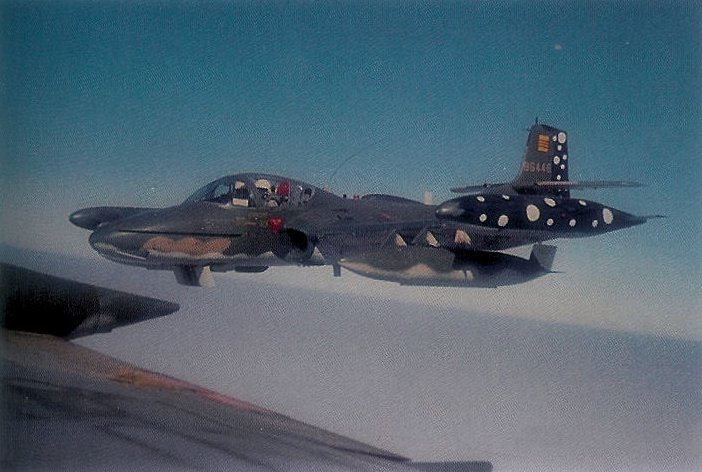 File:A-37A-VNAF-546FS-BinhThuy.jpg