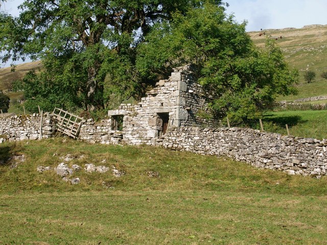 File:A ruined cottage, overtaken by nature - geograph.org.uk - 1525665.jpg