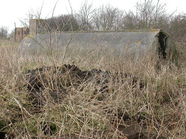 File:Air Raid Shelter - geograph.org.uk - 118010.jpg