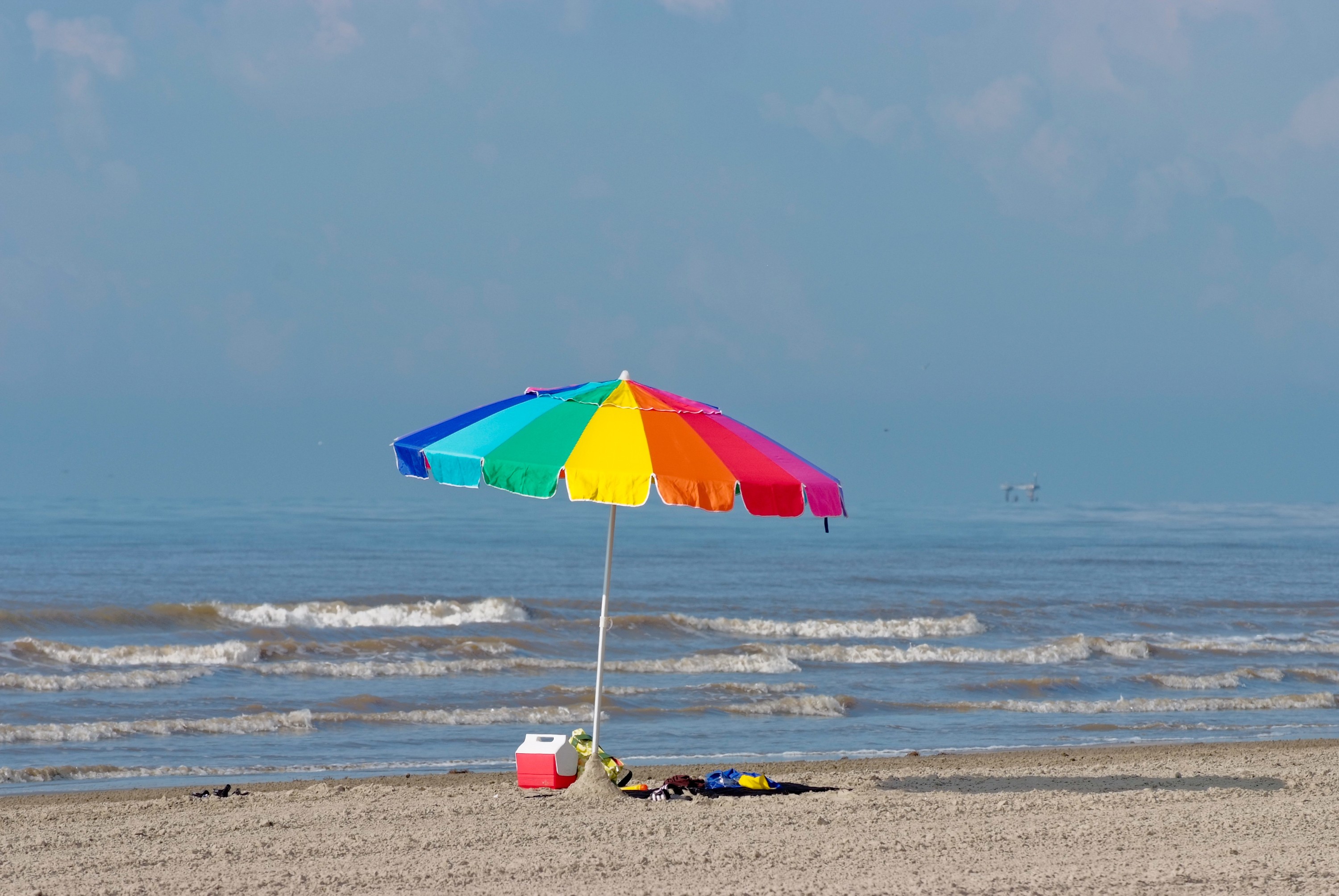 Морской зонтик. Амбрелла Бич пляж. Зонт для пляжа. Зонтик на пляже. Пляжный зонт на море.