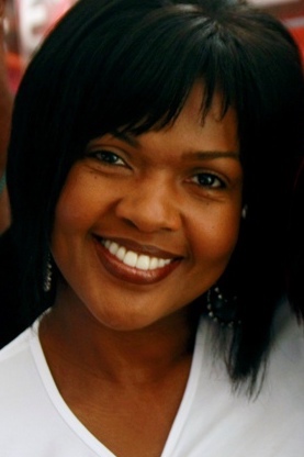 <span class="mw-page-title-main">CeCe Winans</span> American gospel singer (born 1965)