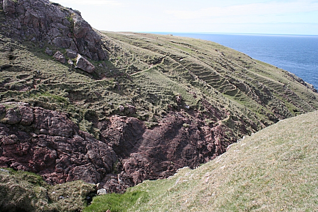 File:Change of Rock Type - geograph.org.uk - 821683.jpg