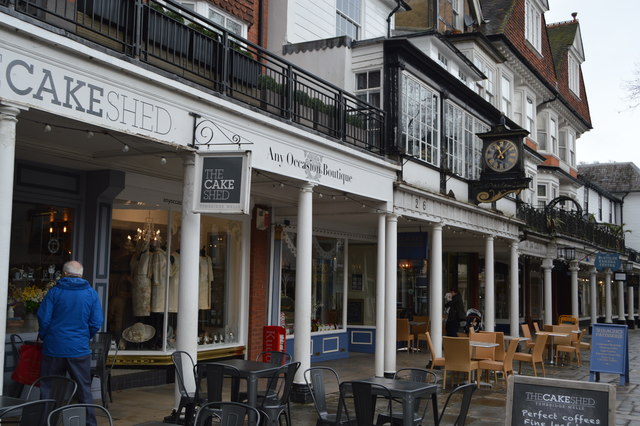 File:Colonnade, The Pantiles - geograph.org.uk - 5358401.jpg