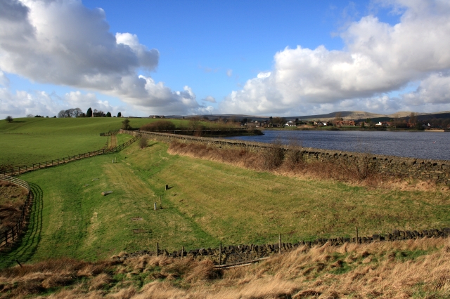 Dam Wall, Hollingworth Lake - geograph.org.uk - 680030