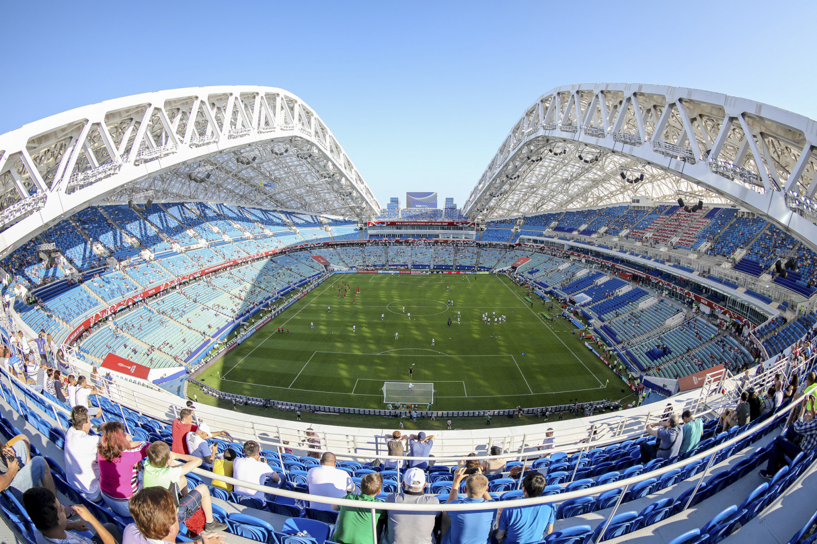 Sân vận động Fisht có sức chứa hơn 40000 chỗ ngồi