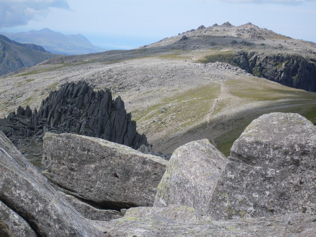 File:Glyder Fach summit view - geograph.org.uk - 891139.jpg