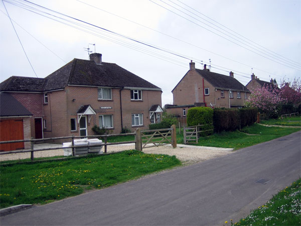 File:Houses in Bloxworth - geograph.org.uk - 163268.jpg