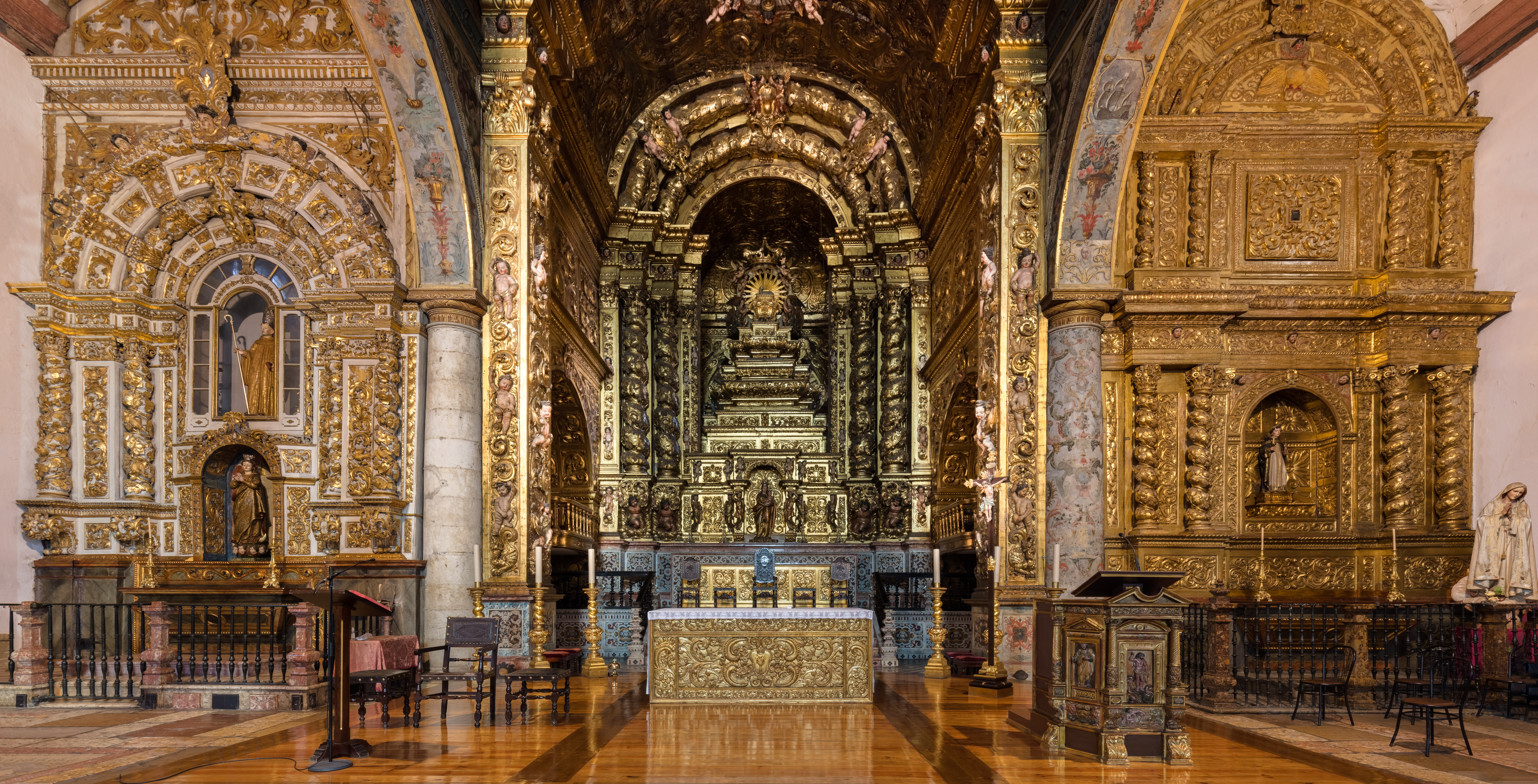 File:Iglesia de Santa María de Gracia, Setúbal, Portugal, 2021-09-10, DD  35-37  - Wikimedia Commons