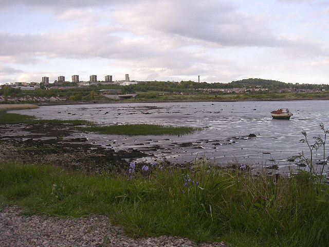 File:Invergowrie Bay - geograph.org.uk - 10657.jpg