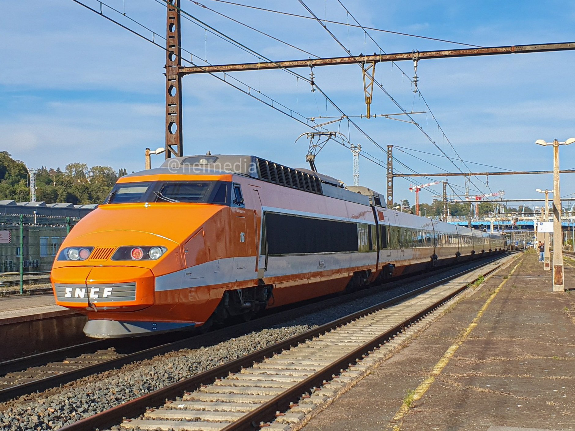 16 est. TGV Sud-est. SNCF TGV Sud-est.