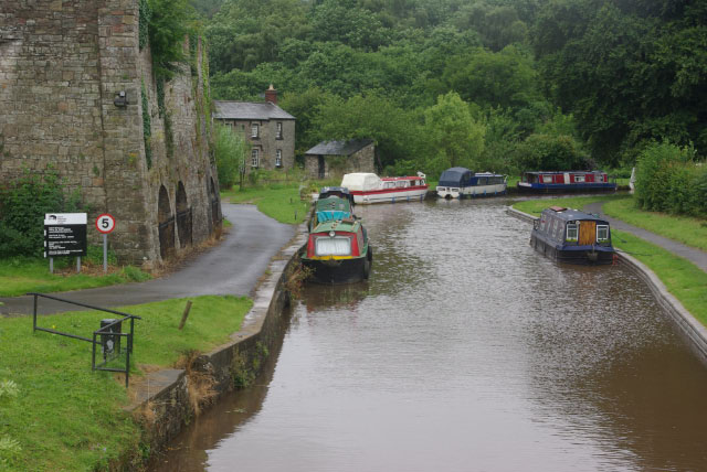 Monmouthshire and Brecon Canal, Llangattock - geograph.org.uk - 1413646