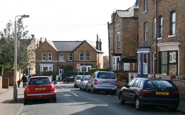 File:Oak Road - geograph.org.uk - 794436.jpg