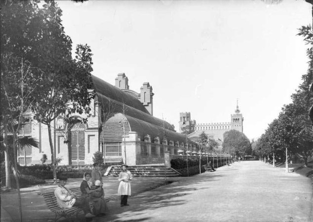 File:Passeig Saló de Sant Joan, a Barcelona (1894-1898).jpg