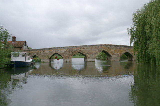 The Bridge, Newbridge - geograph.org.uk - 910126