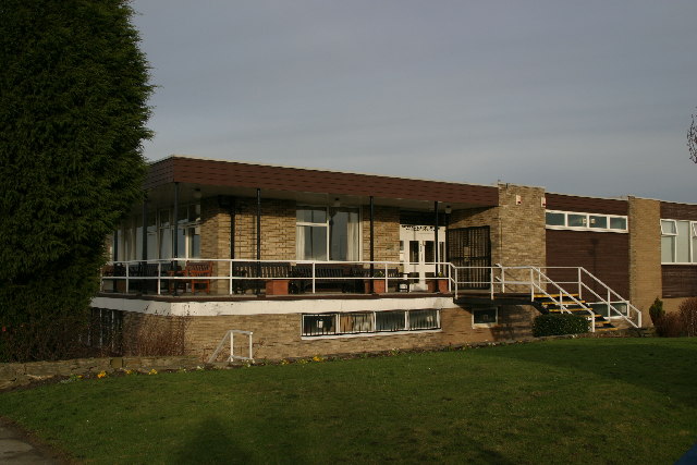 File:Whitley Bay Golf Course clubhouse - geograph.org.uk - 107568.jpg