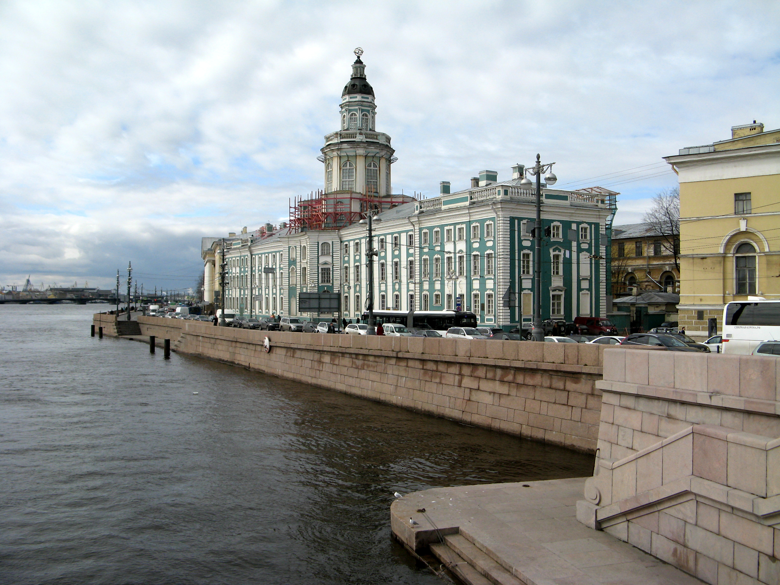 университетская набережная спб