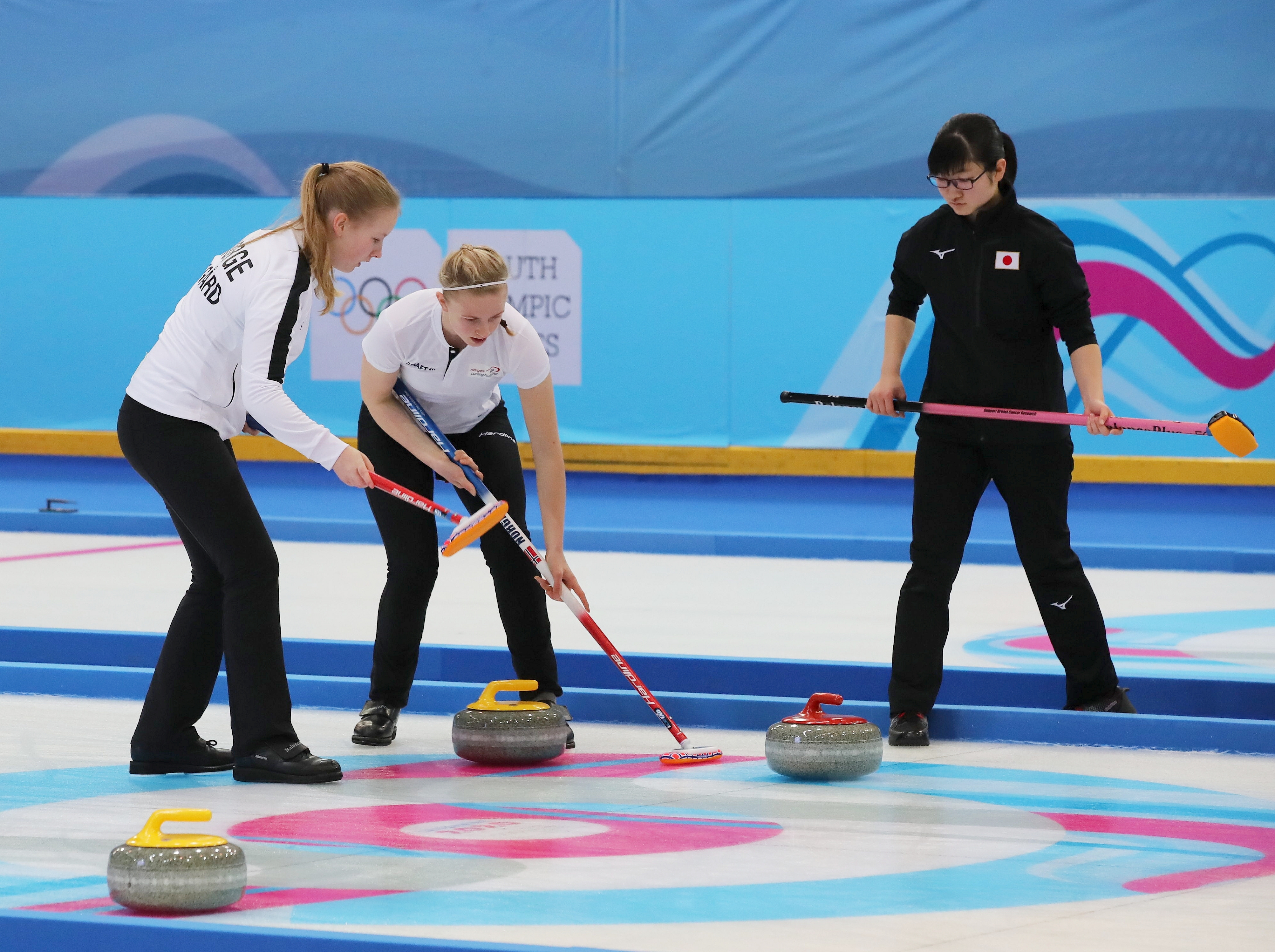 File:2020-01-16 Curling at the 2020 Winter Youth Olympics – Mixed Team – Gold Medal Game (Martin Rulsch) 075.jpg - Wikimedia Commons