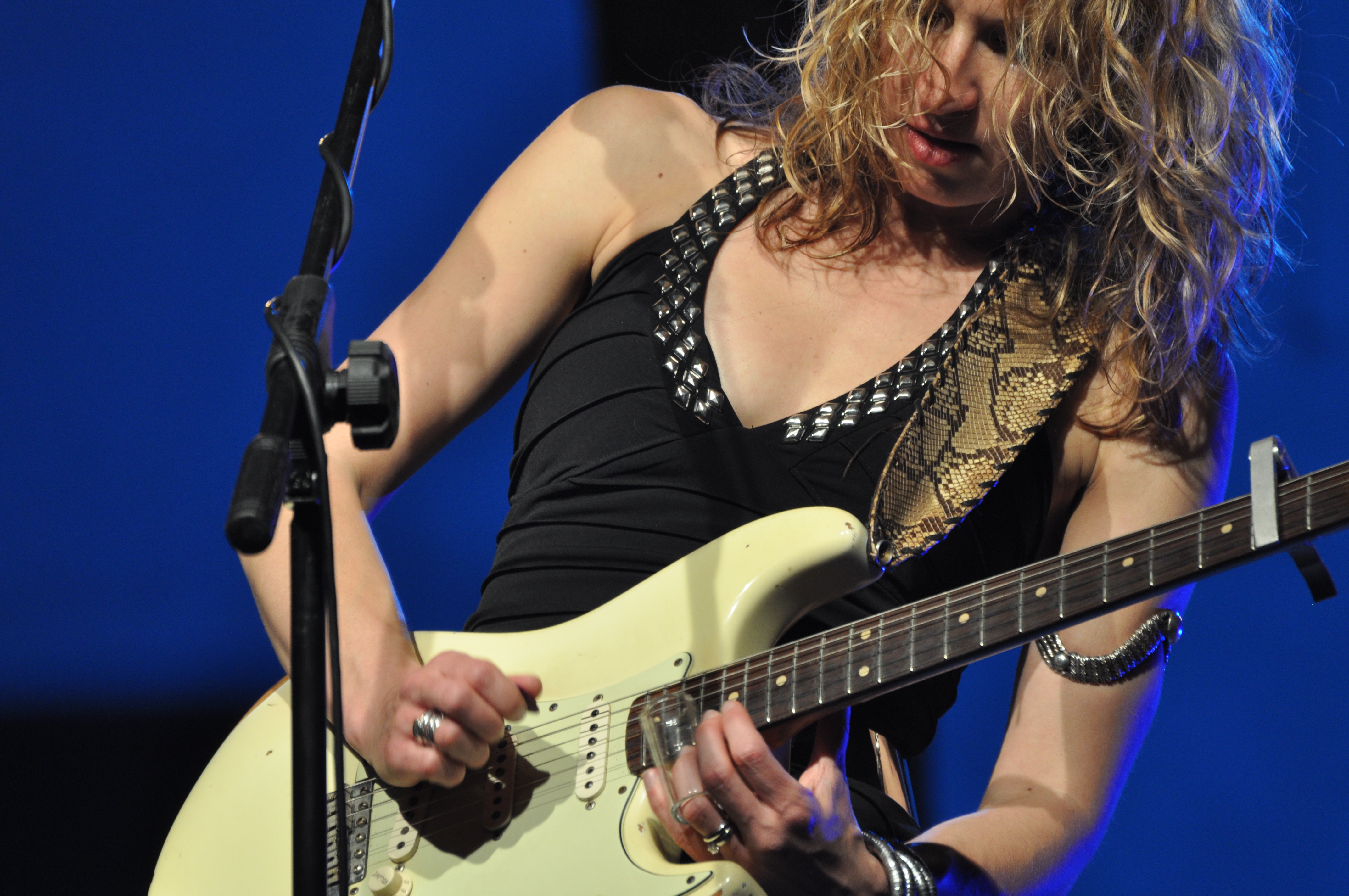 Ana popovic net worth