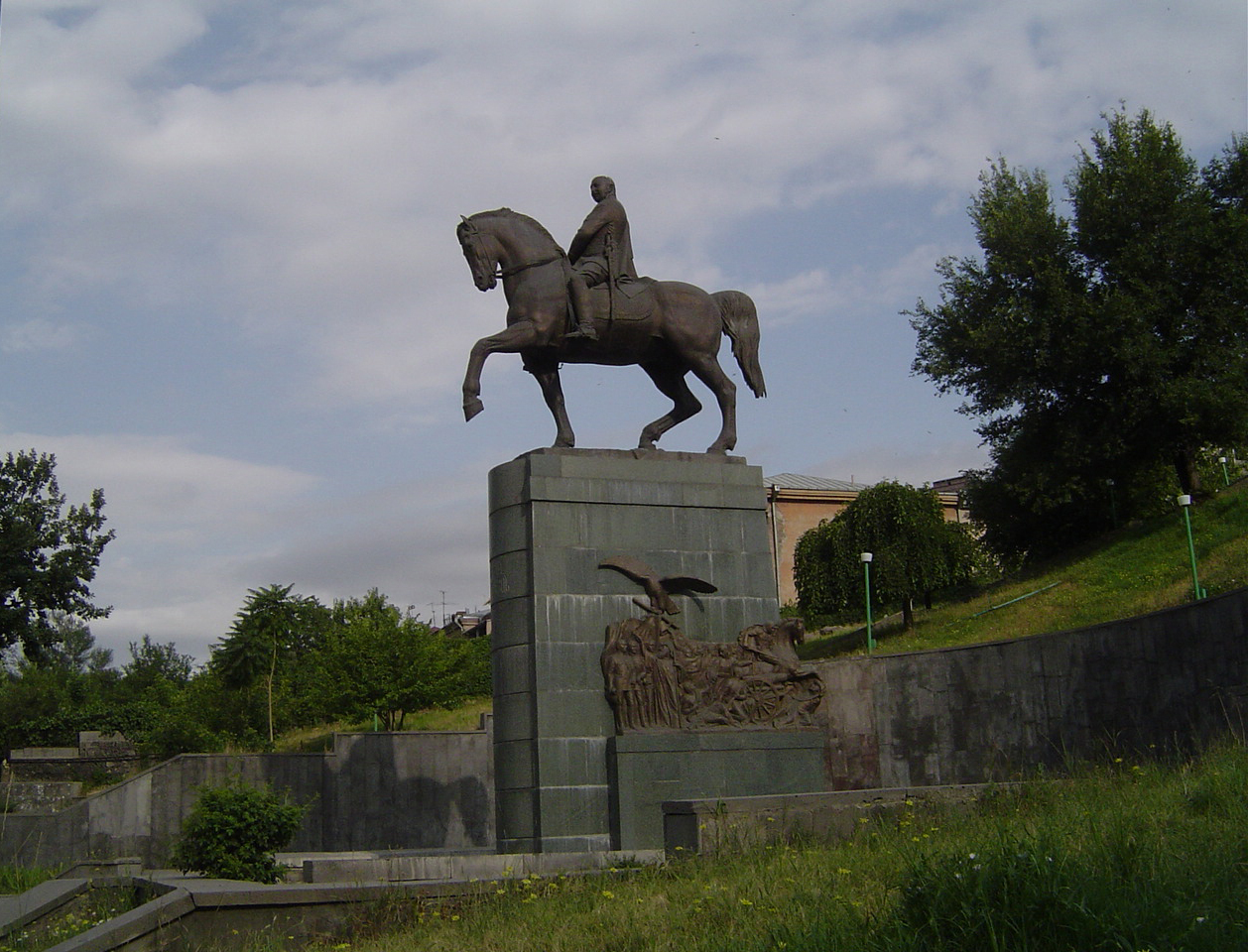 Bagramyan equestrian statue.JPG
