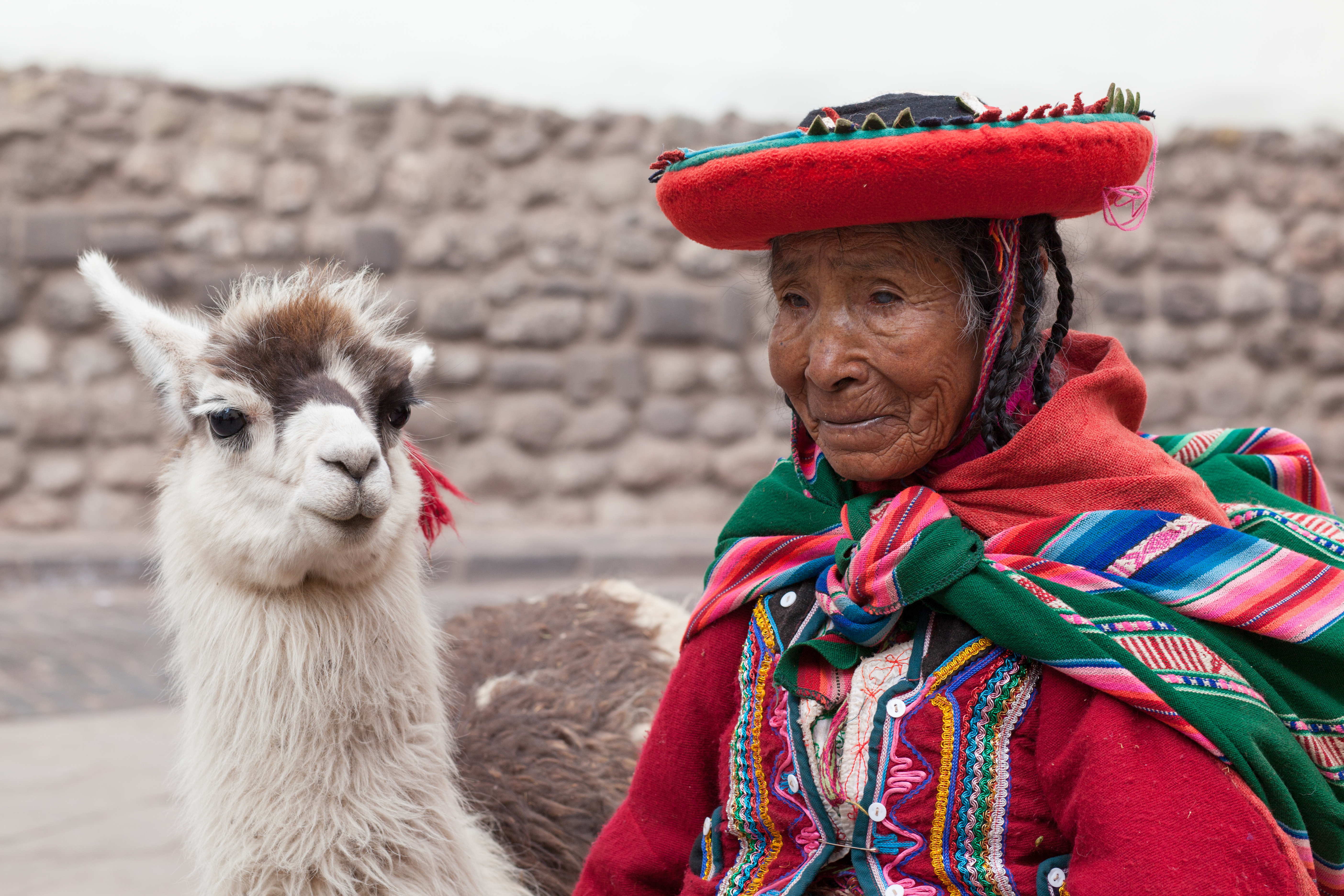 Летим в перу. Cusco Перу. Перу Южная Америка. Население Перу перуанцы. Мачу Пикчу ламы.